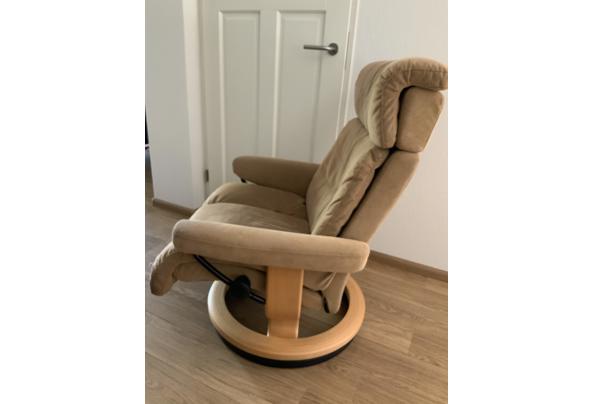 Relax fauteuil met Hocker - 003B2473-3B8E-447C-A189-D0FF78BF49E5