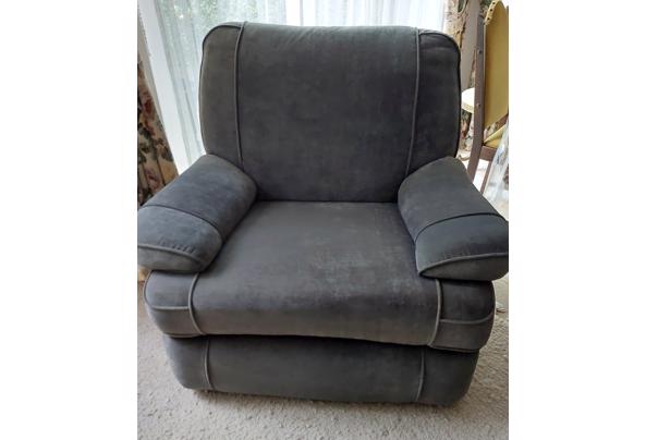 2 relaxfauteuils met uitklapbaar voetendeel - 20260605_195302