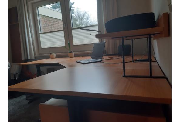 Ikea hoekbureau met ladenkast - 20260210_151126