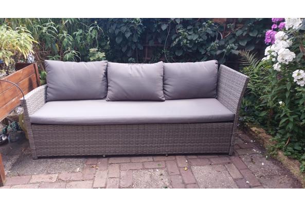 Loungebank en tafel - 20260720_164034