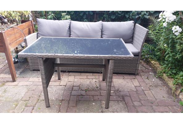 Loungebank en tafel - 20260720_164058