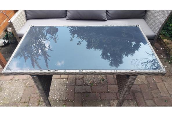 Loungebank en tafel - 20260720_164107
