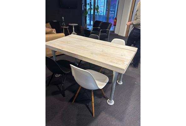 Gratis af te halen houten tafels - WhatsApp-Image-2025-12-05-at-11-13-01 Gratis af te halen houten tafels - WhatsApp-Image-2025-12-05-at-11-13-01
