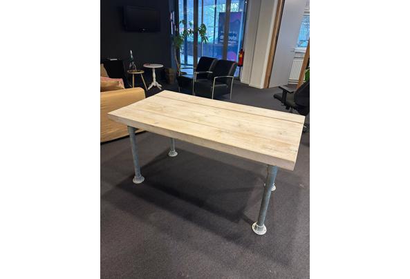 Gratis af te halen houten tafels - WhatsApp-Image-2025-12-05-at-11-13-02 Gratis af te halen houten tafels - WhatsApp-Image-2025-12-05-at-11-13-02