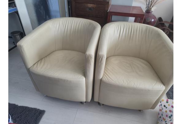 2 leren stoeltjes - 20260505_143617
