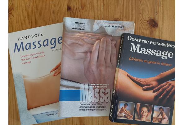 drie massageboeken - 20240416_161609