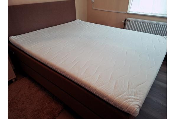 Schone topper 2m x 1.60m - 2 jaar op geslapen - 20250918_094101