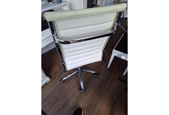 Witte bureau stoel met wielen - 20250912_151036