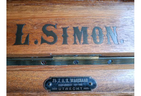 L. Simon upright piano (Amsterdam Oost) - IMG20251117115742 L. Simon upright piano (Amsterdam Oost) - IMG20251117115742