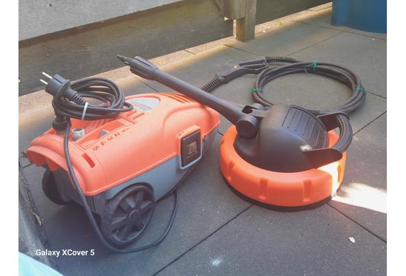 Hoge druk spuit- terras tegels/ tuin - 20260419_170349