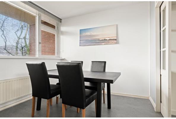 Ikea eettafel incl 4 stoelen - tafelstoel