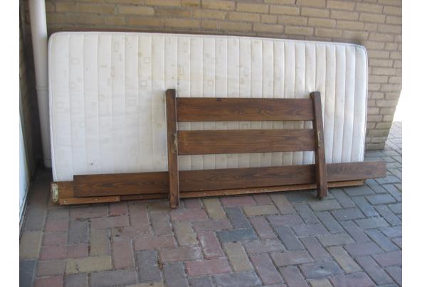 Eenpersoonsbed 200 x 90 cm met lattenbodem en matras - IMG_2209