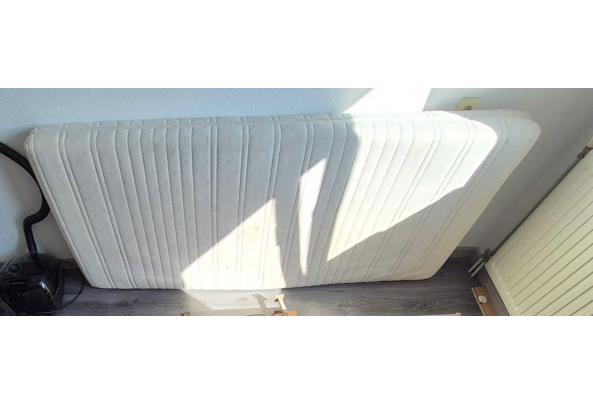 Bed 2x eenpersoons lattenbodem Auping + matrassen - WhatsApp-Image-2025-06-26-at-10-38-58_a8843a72