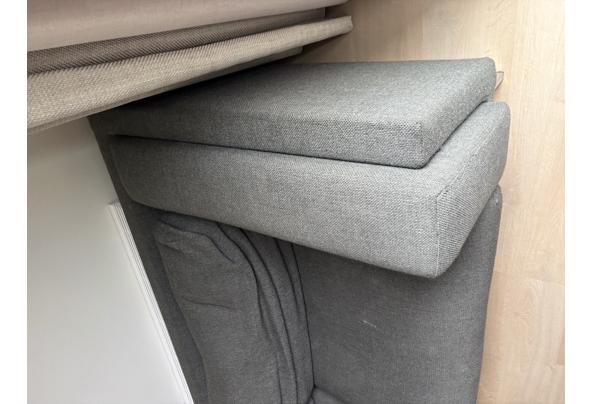 Grijze bank met chaise longue - 2026-04-13-18-36-25