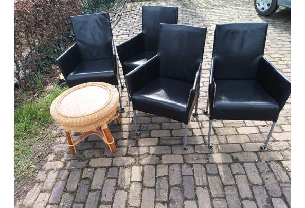 4 eetkamerstoelen, bijzettafeltje - stoelen