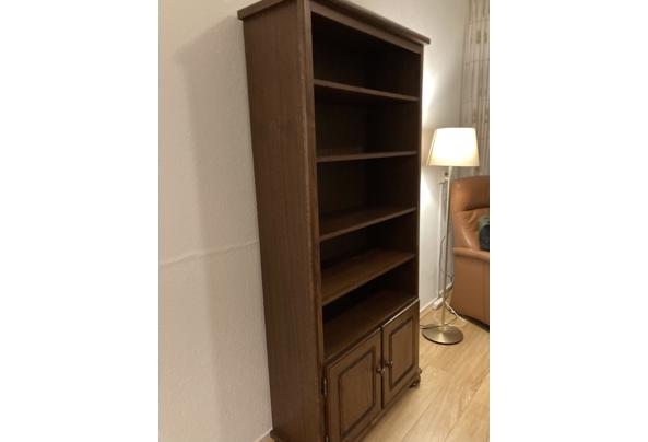 Boekenkast donker eiken - 0BDBC5EB-6D9C-483A-A5EB-BF4CD5998963