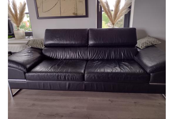 Echt leren 3 zitsbank en 2 leren fauteuils - bank-en-stoelen-(1)