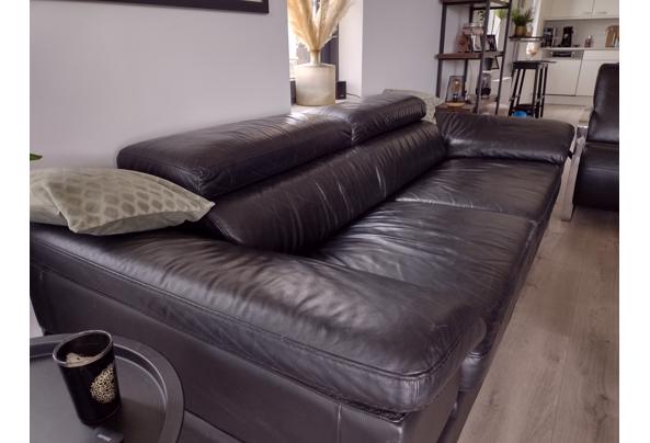 Echt leren 3 zitsbank en 2 leren fauteuils - bank-en-stoelen-(3)