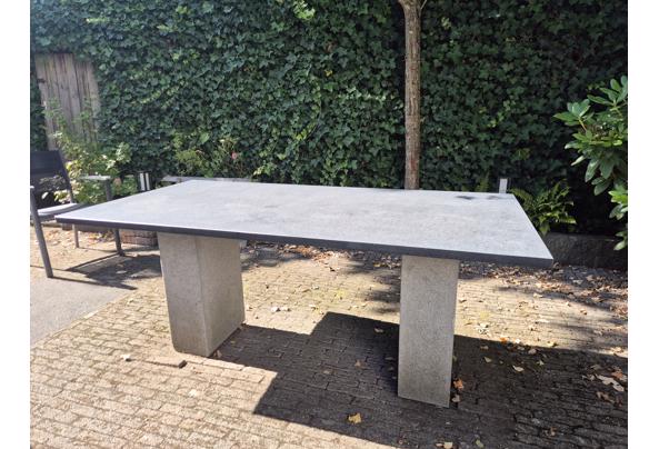 Natuurstenen tuintafel - 20260824_161128