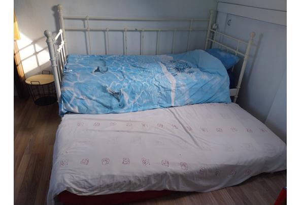 Eenpersoons bed, met extra lattenbodem en matras voor logee - 20260801_084256
