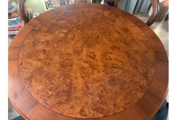 Tafel en 4 stoelen - 6FF2181C-1208-4B50-812F-F73255484F7A