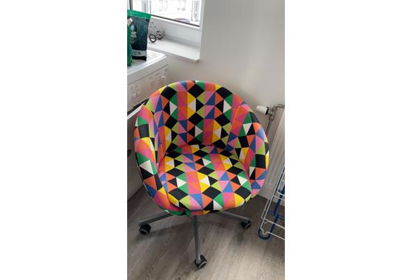 Verstelbaar wit bureau met bureaustoel - A2E4D174-38ED-400E-9648-E5FF2324E283