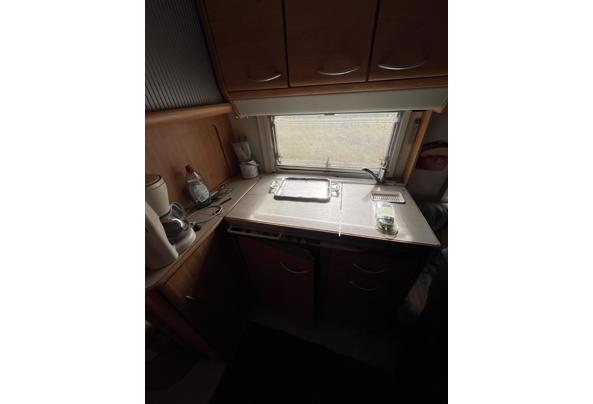 Caravan, zwart geschilderd - aanrecht-caravan-Willem