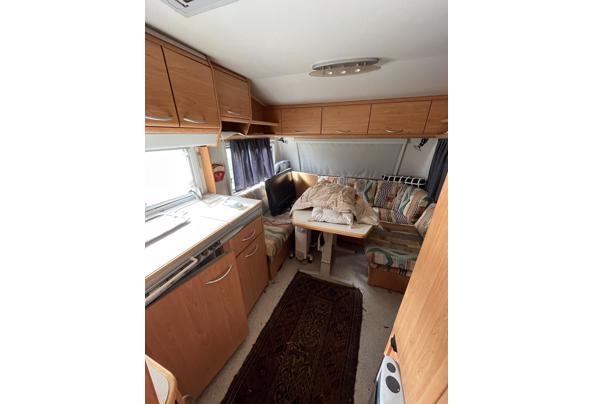 Caravan, zwart geschilderd - zitje-caravan-willem