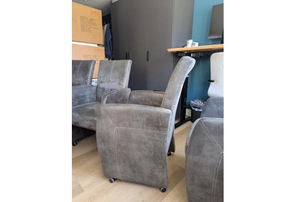 Eetkamerstoelen met wieltjes 4 stuks  - PXL_20251004_112826595