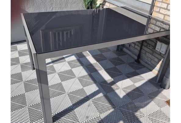 Tuintafel met veiligheidsglas - 20260322_132108