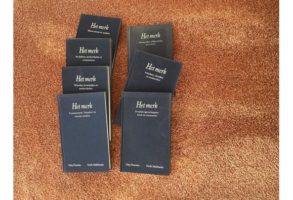 Serie boeken van “HET MERK” van Giep Franzen en Freek Holzhauer - IMG_0123