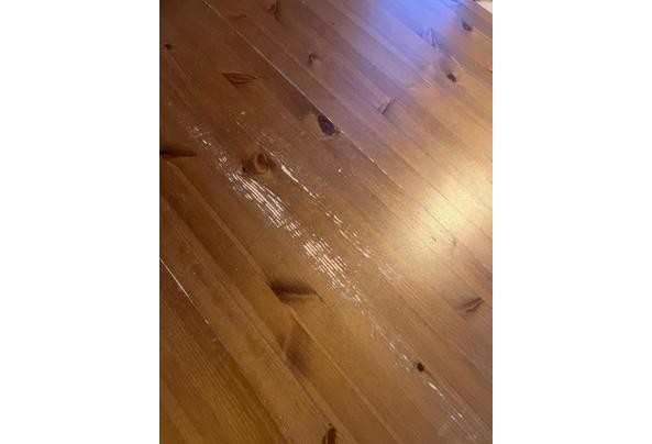 Houten tafel - IMG-20250522-WA0022(1)