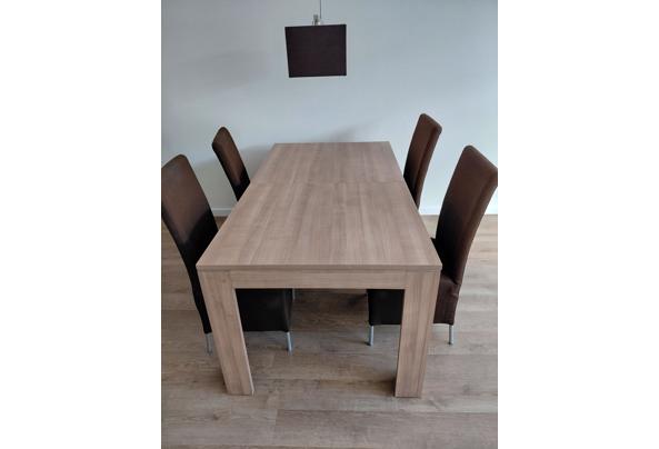 Eettafel met stoelen - 20261011_115937