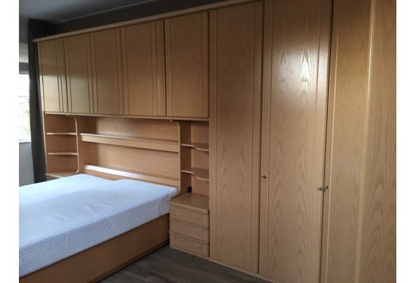 Ledikant met ombouw incl. bijbehorende kasten - 4E90C32A-9859-44AC-A4BD-BE0E4F460329