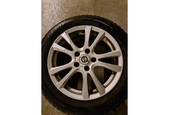 Volvo velgen met winterbanden - 20220320_115129