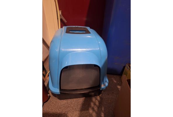 Klein kattenbed en kattenbak - 20260416_075042