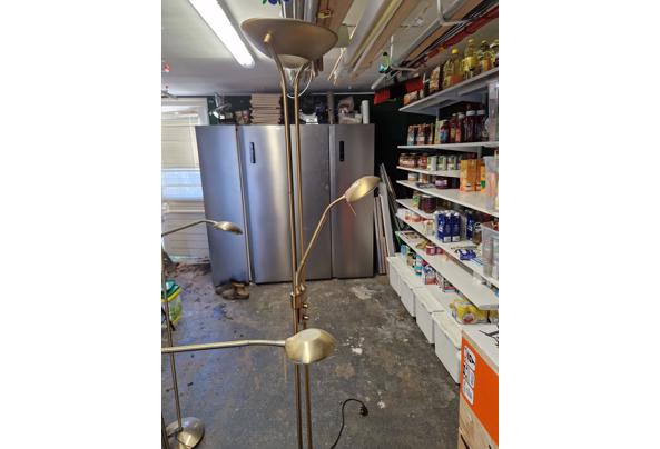 Staande lamp uplight met leeslamp.  Beide voorzien van dimmers - 17723611016843502755421174050091