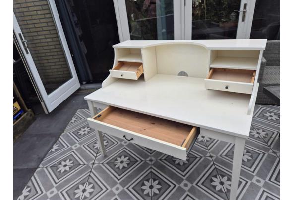 Crème bureau buro met opzet en lades - IMG-20260502-WA0006