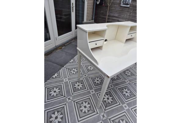 Crème bureau buro met opzet en lades - IMG-20260502-WA0007