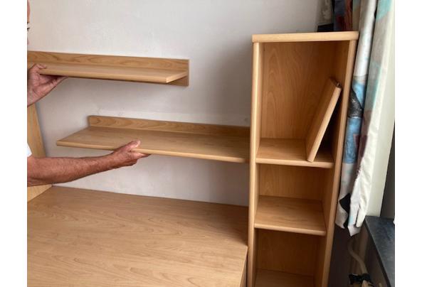 Buro met bijbehorende (losse) boekenkasten - buro5