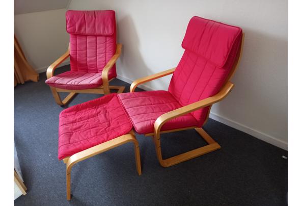 2 Ikea stoelen met voetenbank - 16744703129425299869565636634524