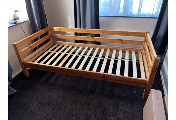 1 persoons houten bed - image