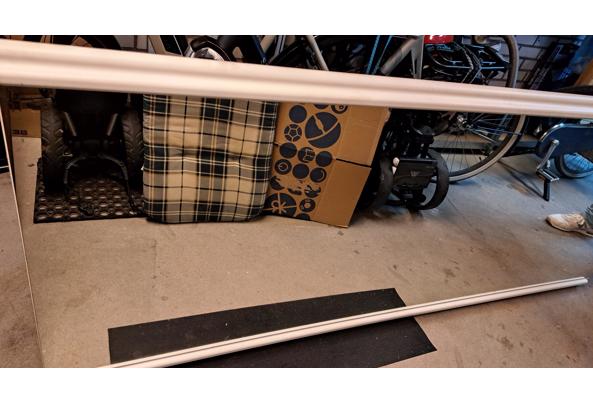 Grote spiegel op deur van spaanplaat - afm.213x76  - 20260227_153705