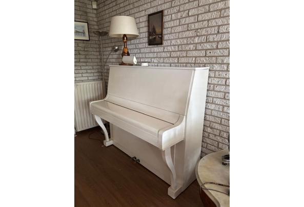 Witte B. Adams piano - d992499f-7b83-4e3f-bbe1-1abee7d6701e