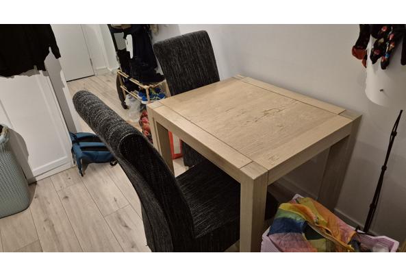 Tafel met stoelen - 20260319_204826