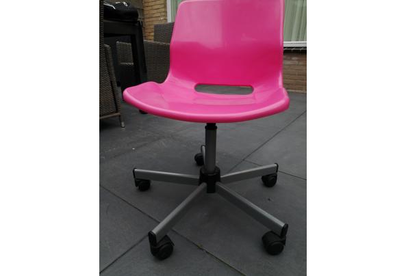 Ikea bureau stoel kleur roze  - 16316285025314063051464477028326
