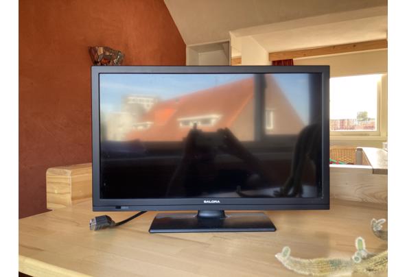 Kleuren-tv met cd ingang - AACB8801-4604-4D0A-9583-F7D4A08E86A0