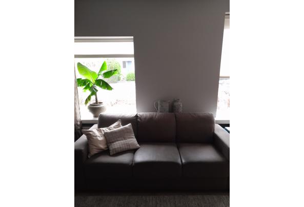 3 en 2 zits bank taupekleur gebruikt maar nog goed voor 2e ronde - 17708823334922362102304075551808