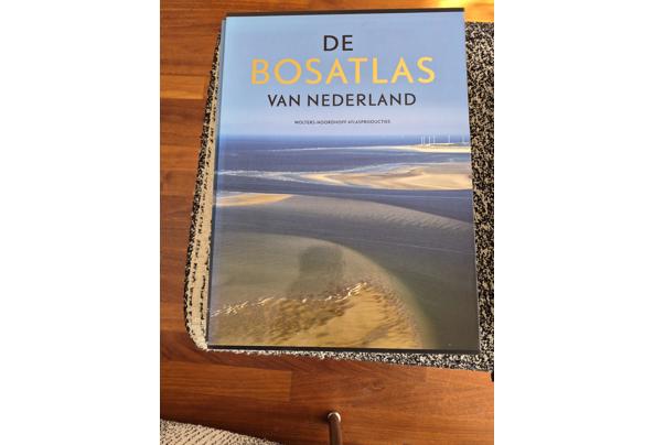 Bosatlas en de polderatlas van Nederland  - 20260320_153043