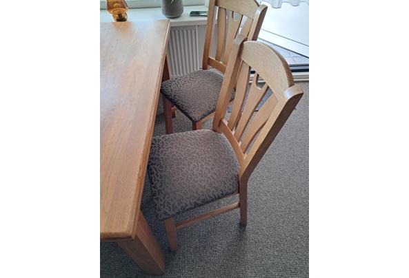 Gratis eettafel( opknapper) met 4 stoelen en salontafel zonder la. - 20260809_102831